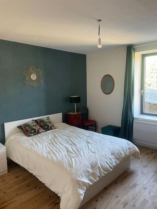 Gite La Roche Paisible Saint-Julien-de-Coppel Extérieur photo